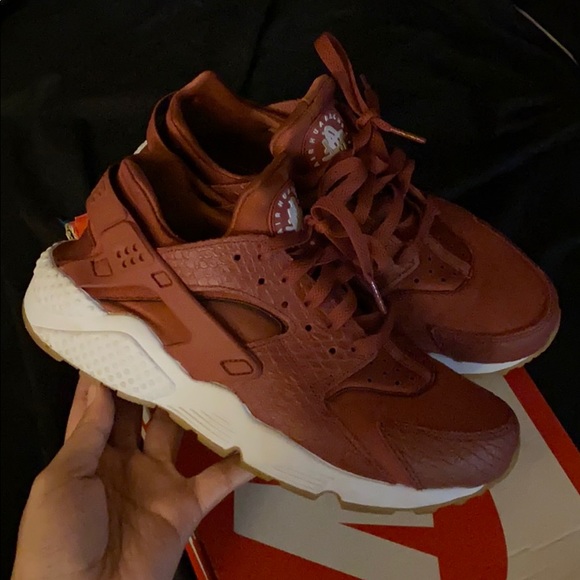 Nike Air Huarache Run SE - Picture 2 of 7